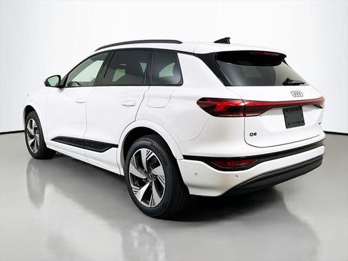 2025 Audi Q6 e-tron Premium Plus quattro