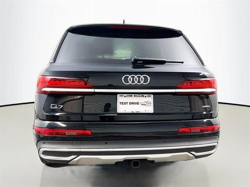 2022 Audi Q7 55 Premium Plus