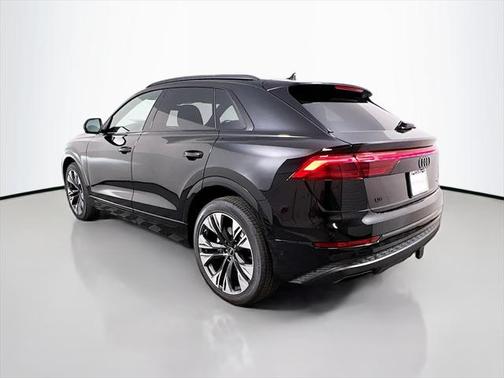 2025 Audi Q8 55 Premium Plus