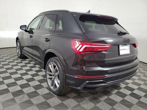 Mythos Black Metallic 2022 Audi Q3 45 S line Premium Plus