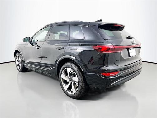 2025 Audi Q6 e-tron Premium Plus quattro