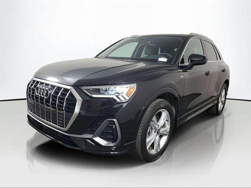 Mythos Black Metallic 2024 Audi Q3 Premium 45 TFSI S line quattro Tiptronic