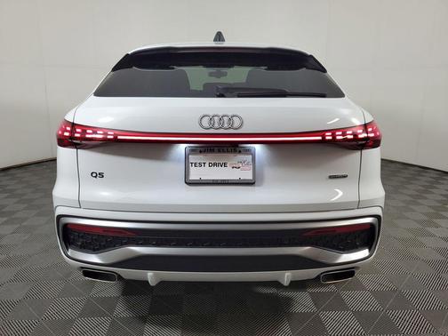 Glacier White Metallic 2026 Audi Q5 Sportback Premium Plus TFSI quattro S tronic