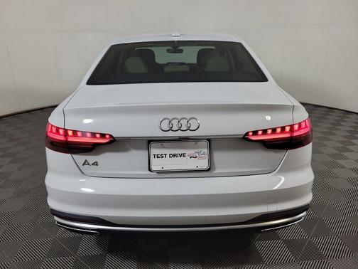 Glacier White Metallic 2020 Audi A4 40 Premium