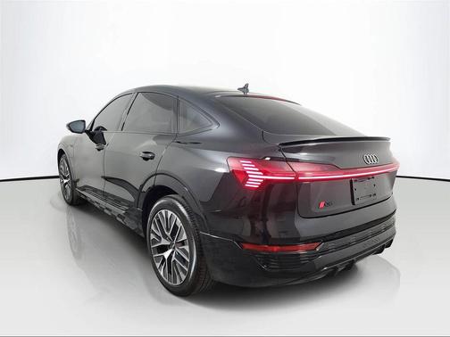 2024 Audi Q8 e-tron Premium Plus