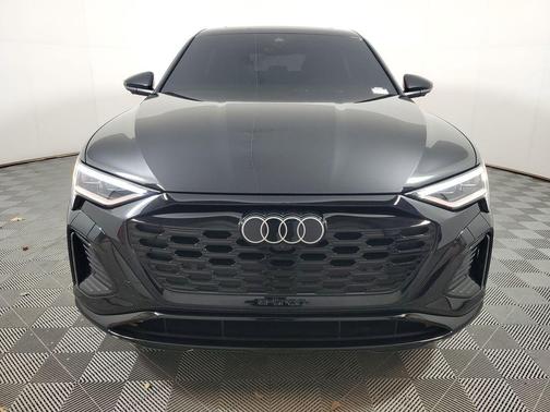 2024 Audi Q8 e-tron Premium Plus