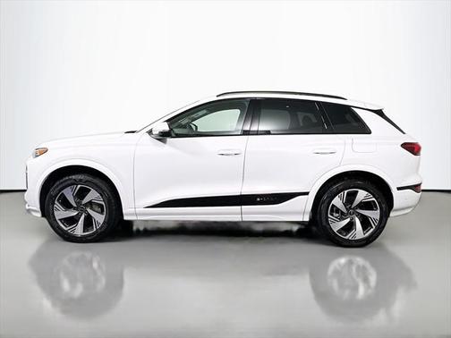 2025 Audi Q6 e-tron Premium Plus quattro