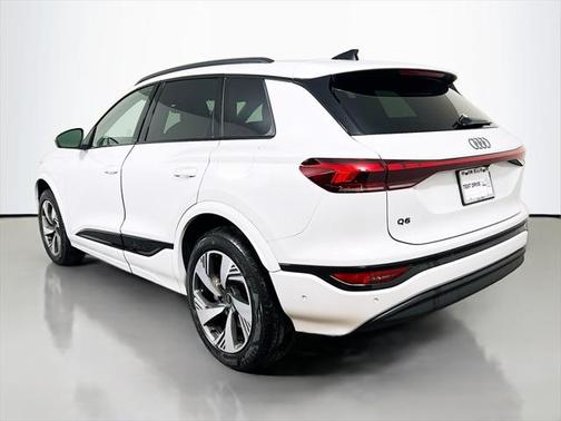 2025 Audi Q6 e-tron Premium Plus quattro