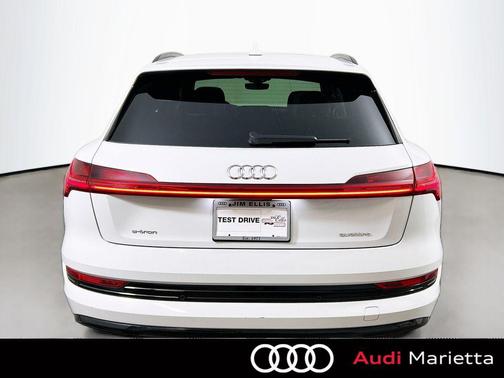 2022 Audi e-tron Premium