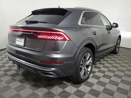 Samurai Gray Metallic 2023 Audi Q8 55 Premium Plus