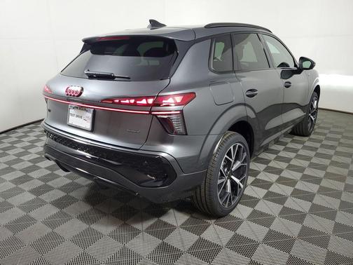 Daytona Gray Pearl Effect 2026 Audi Q3 TFSI quattro S tronic