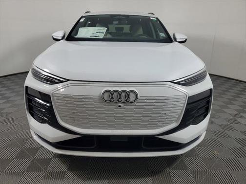 2025 Audi Q6 e-tron Premium Plus quattro