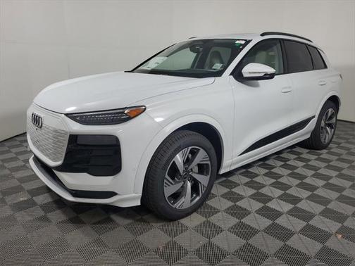 2025 Audi Q6 e-tron Premium Plus quattro