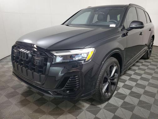 Black Metallic 2025 Audi Q7 55 Premium Plus