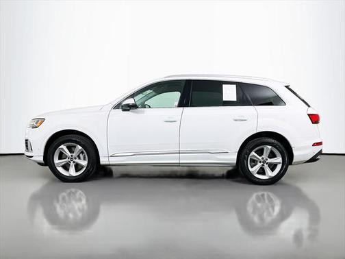 2022 Audi Q7 45 Premium Plus