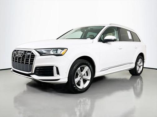 2022 Audi Q7 45 Premium Plus