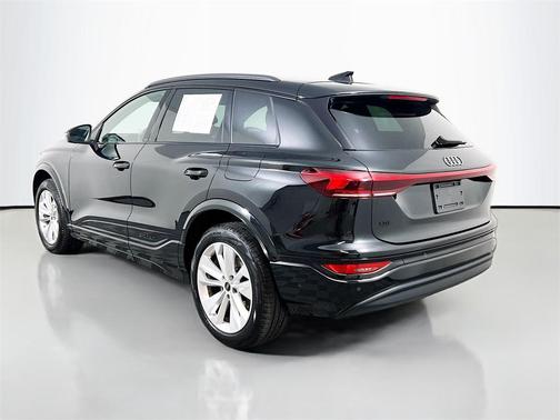 2025 Audi Q6 e-tron Premium Plus