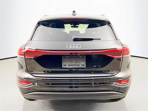 2025 Audi Q6 e-tron Premium Plus