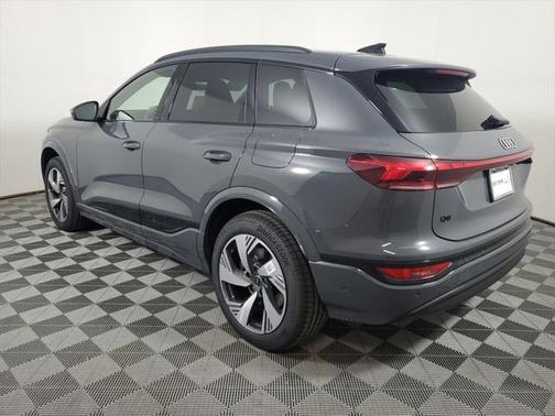 2025 Audi Q6 e-tron Premium Plus quattro