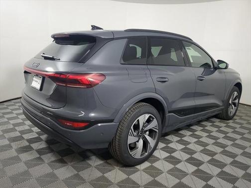 2025 Audi Q6 e-tron Premium Plus quattro