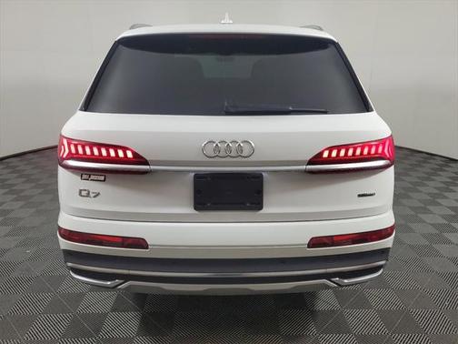 2021 Audi Q7 45 Premium