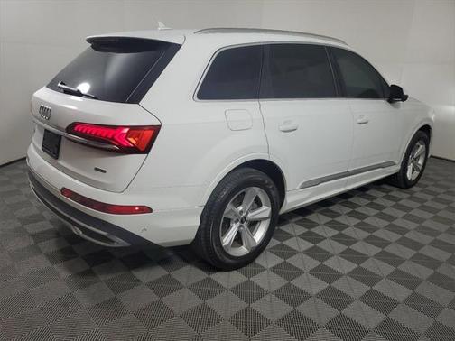 2021 Audi Q7 45 Premium