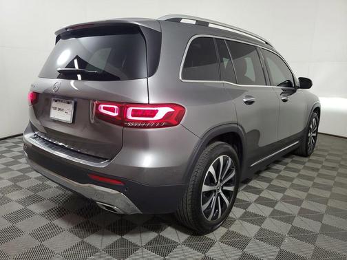 Mountain Grey Metallic 2023 Mercedes-Benz GLB 250 Base