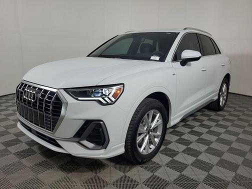 2024 Audi Q3 Premium 45 TFSI S line quattro Tiptronic