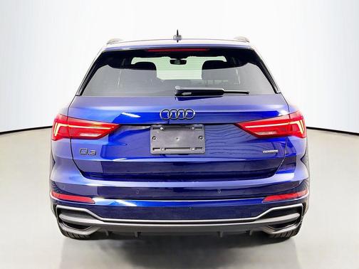 2023 Audi Q3 Premium 45 TFSI S line quattro Tiptronic