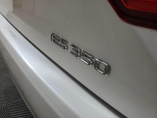 Starfire Pearl 2015 Lexus ES 350 Base