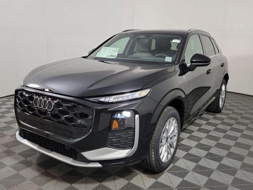 Mythos Black Metallic 2026 Audi Q3 TFSI quattro S tronic