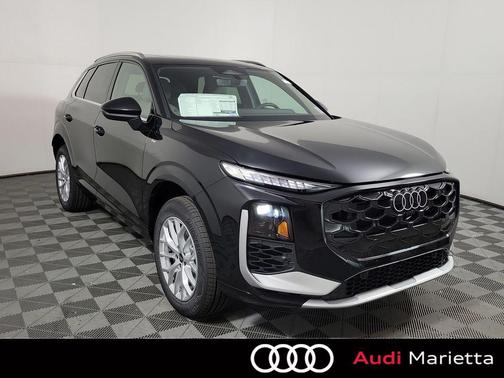 Mythos Black Metallic 2026 Audi Q3 TFSI quattro S tronic