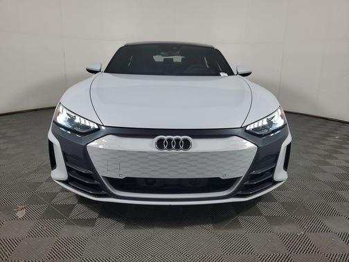 Suzuka Gray Metallic 2023 Audi e-tron GT Premium Plus quattro