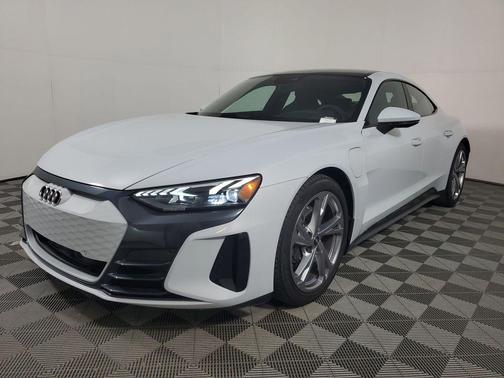 Suzuka Gray Metallic 2023 Audi e-tron GT Premium Plus quattro