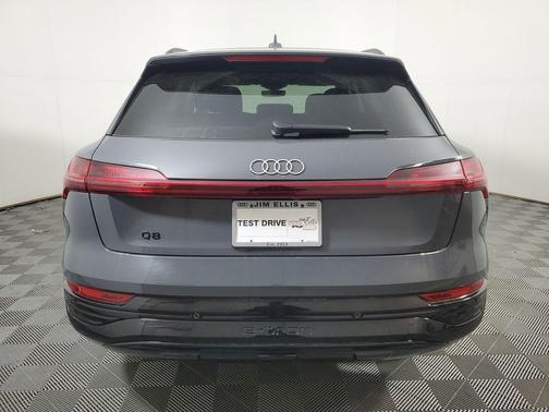 2024 Audi Q8 e-tron Prestige