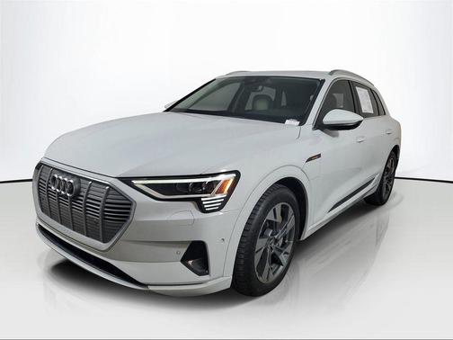 2021 Audi e-tron Premium Plus