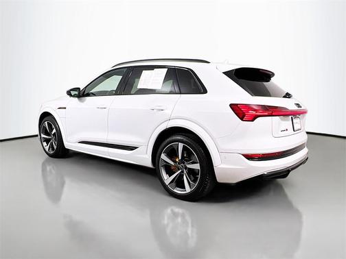 2022 Audi e-tron S Premium Plus