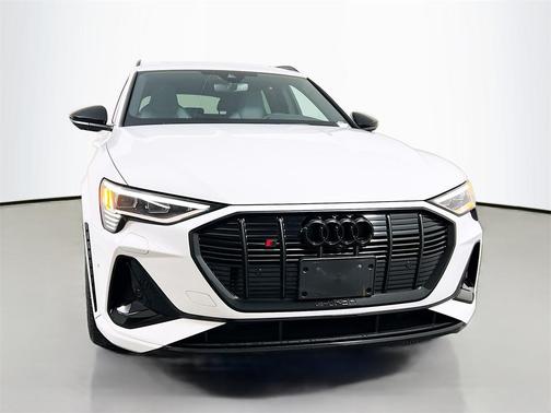 2022 Audi e-tron S Premium Plus