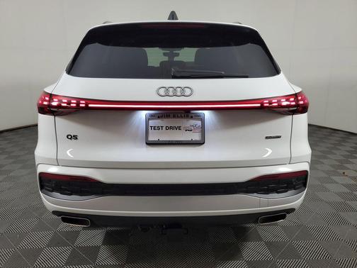 Arkona White 2026 Audi Q5 Premium Plus TFSI quattro S tronic