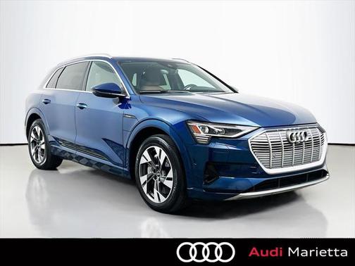 2022 Audi e-tron Premium Plus
