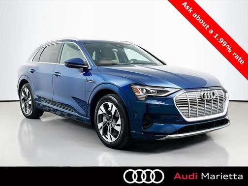 2022 Audi e-tron Premium Plus