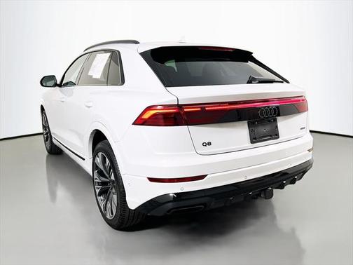 2025 Audi Q8 55 Premium Plus