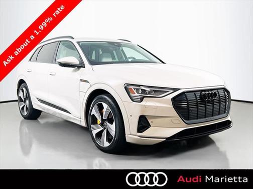 2022 Audi e-tron Premium Plus