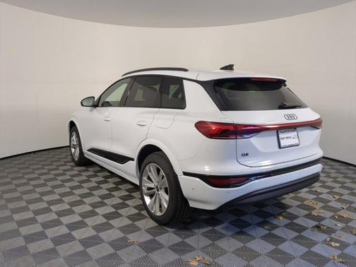 2025 Audi Q6 e-tron Premium