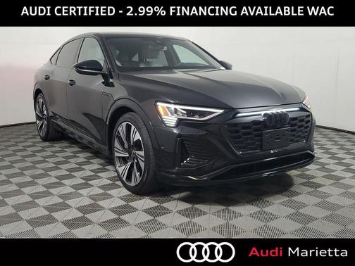 Mythos Black Metallic 2024 Audi Q8 e-tron Prestige