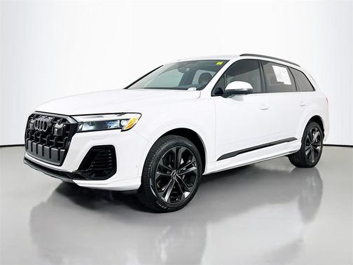 2025 Audi Q7 55 Premium Plus
