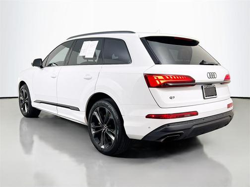 2025 Audi Q7 55 Premium Plus