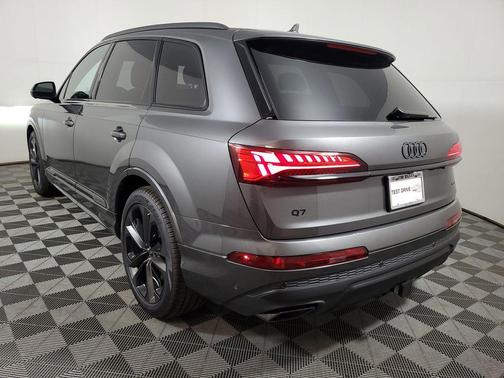 Samurai Gray Metallic 2026 Audi Q7 55 Premium Plus