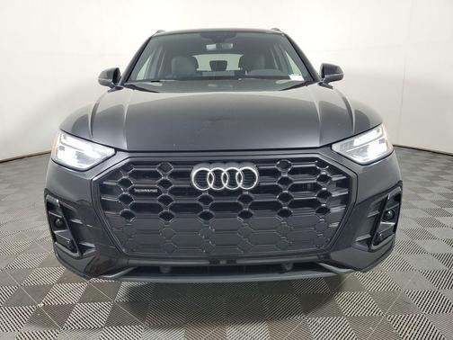 Mythos Black Metallic 2025 Audi Q5 45 S line Premium