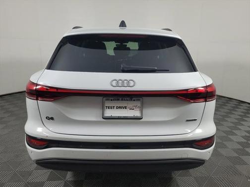 2025 Audi Q6 e-tron Premium Plus quattro